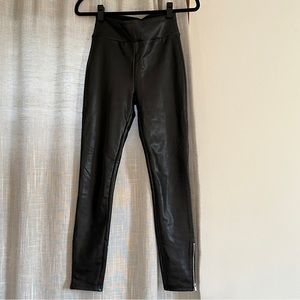 Abercrombie & Fitch Vegan Leather Leggings with Zipper Detail Size XS (0-2)